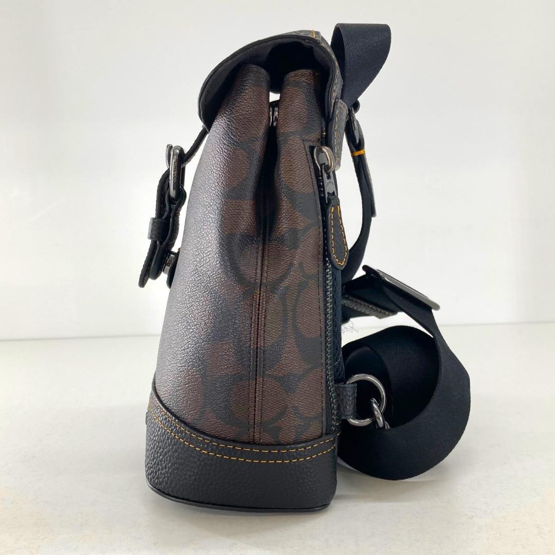 極美品 COACH ボディバッグ ハドソン スモール パック シグネチャー