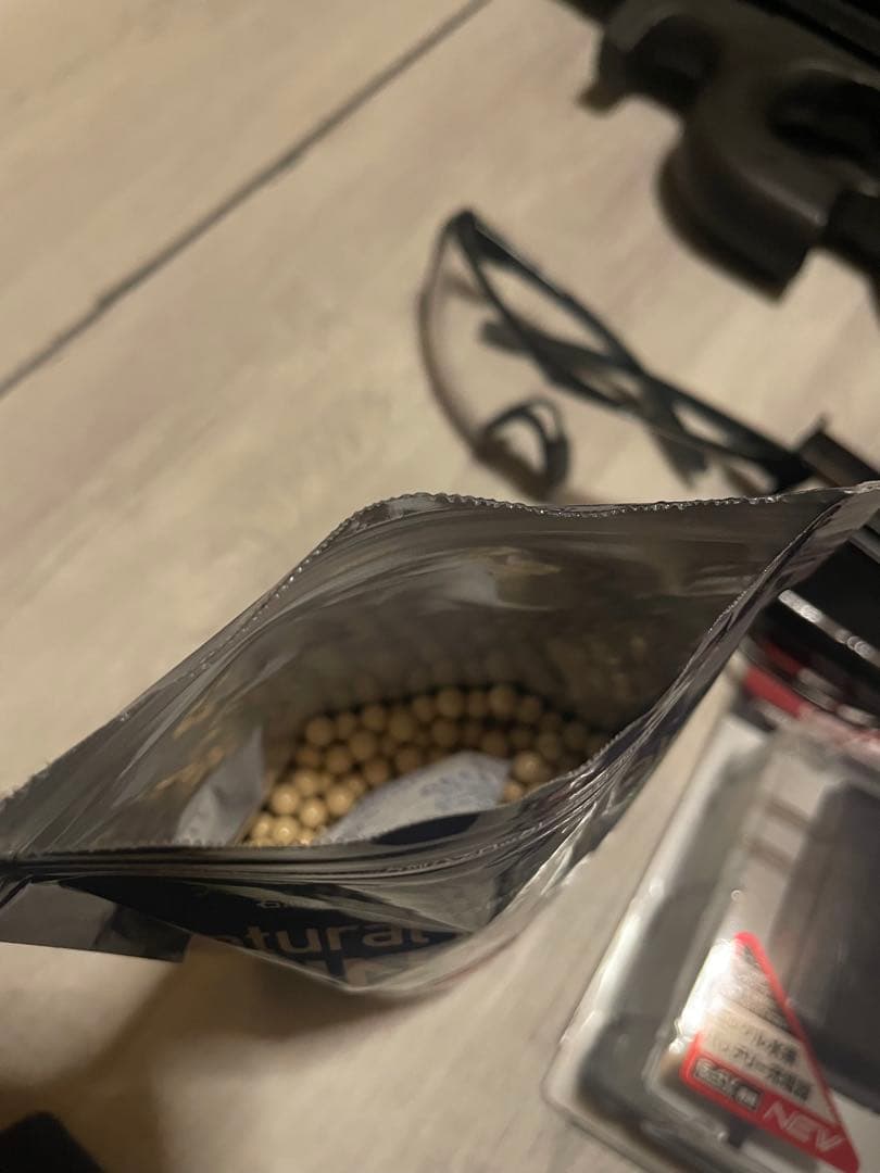 P90電動ガン ブラック BB弾付き 水素電池 専用充電器 - メルカリ