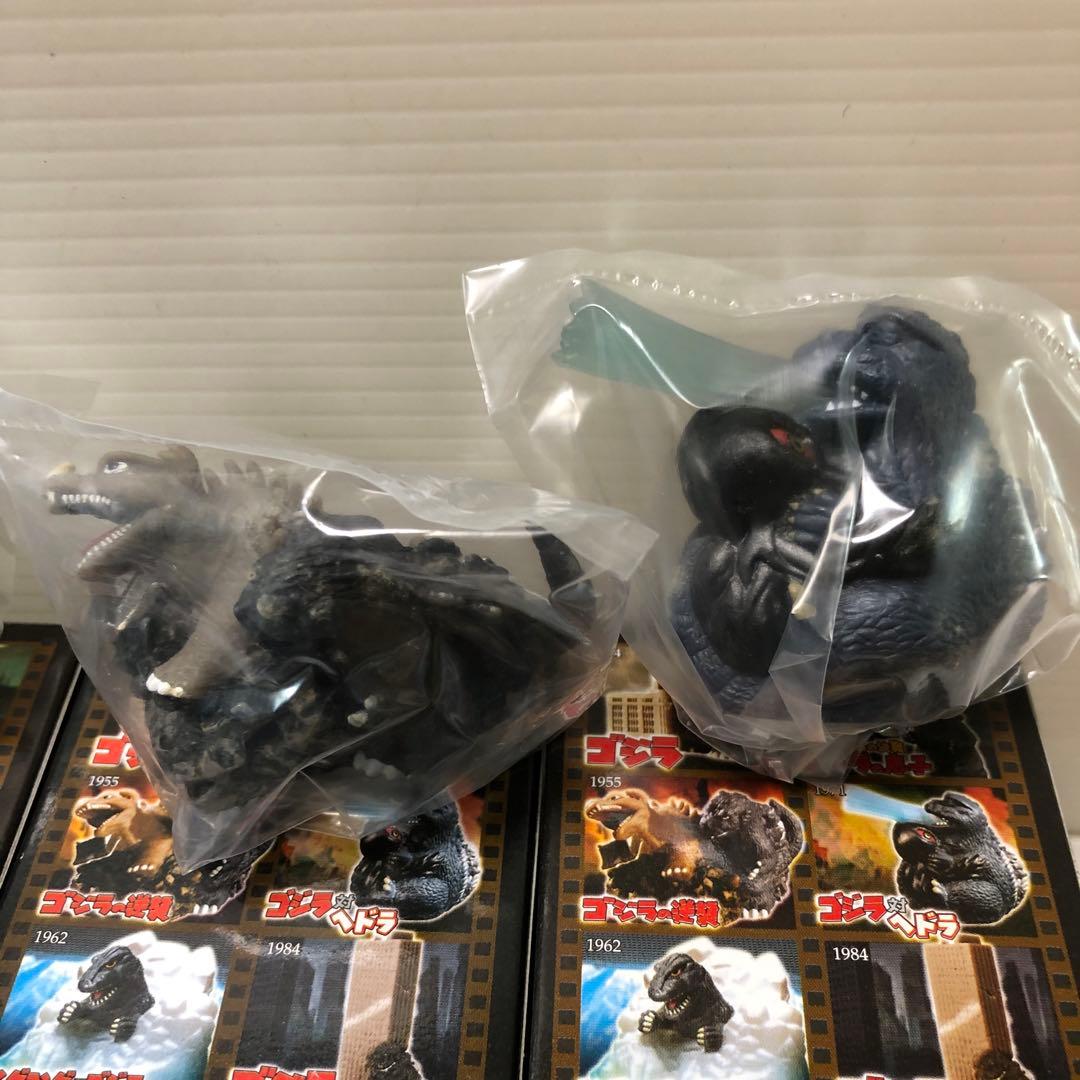バンダイ ゴジラ激闘集 全12種 ディフォル名鑑 - メルカリ