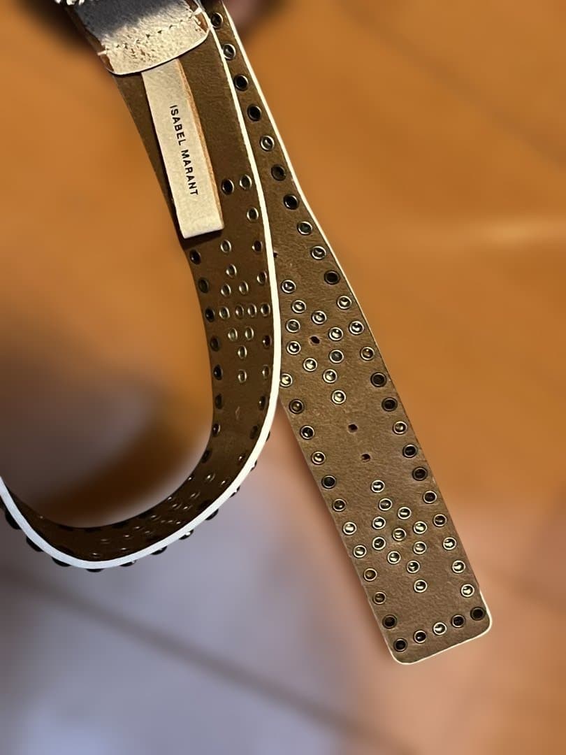 イザベルマラン ダメージ加工 スタッズベルト - メルカリ