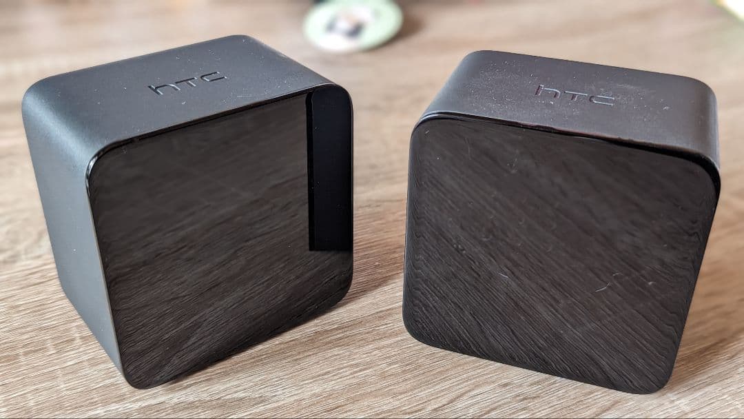 HTC VIVE ベースステーション1.0 2台 - メルカリ