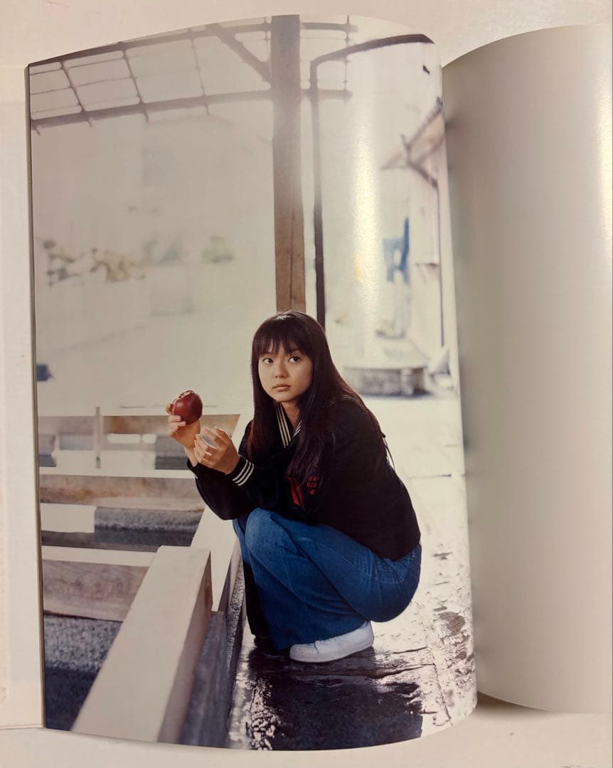 1/25 : イチガツニジュウゴニチ 多部未華子写真集 - メルカリ