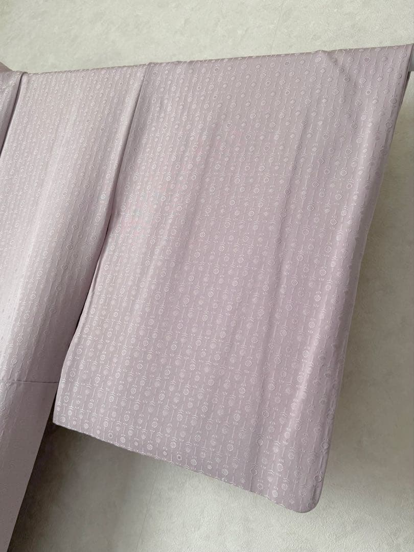 a16【特価】美品 抽象模様織り出し 一つ紋 正絹 色無地 裄 65.5 - メルカリ