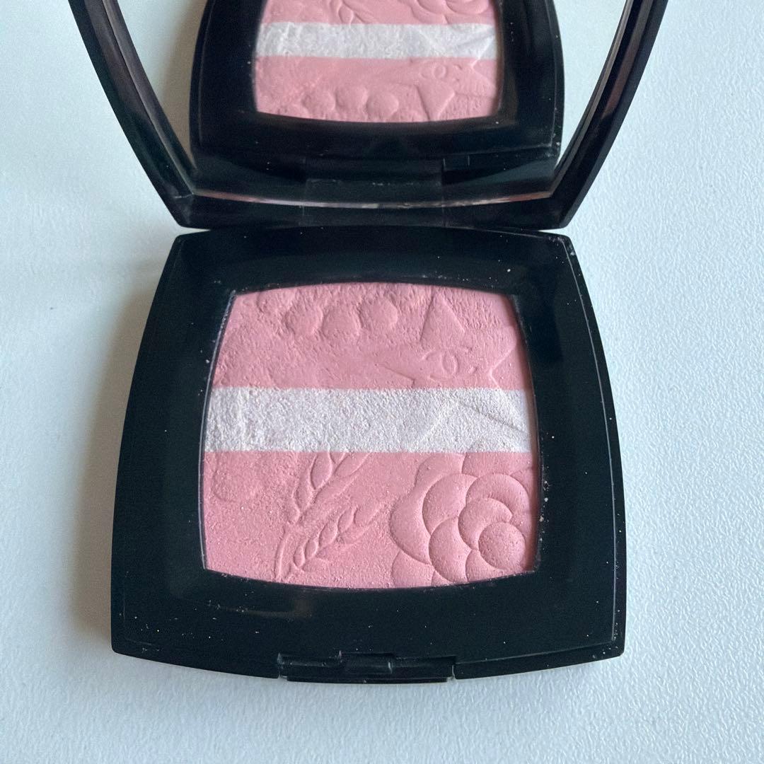 レシーニュドゥ　シャネル997ローズルミエール シャネル / レ シーニュ ドゥ シャネル 997 ローズ ルミエールの公式