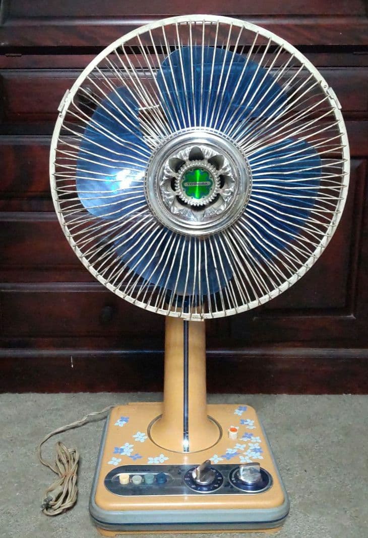 昭和レトロ TOSHIBA 東芝 扇風機 F-250B 1980年～81年製造 - メルカリ