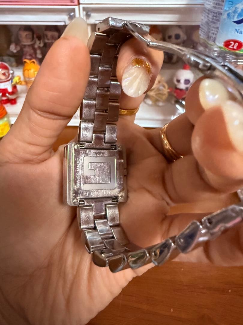 GUCCI シルバー ベージュ スクエア時計