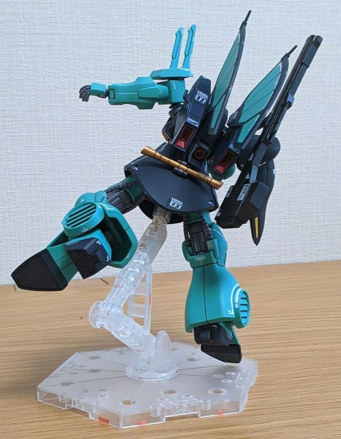 人は同じ過ちを繰り返す。まったく…」ガンプラ完成品 1/144 HG