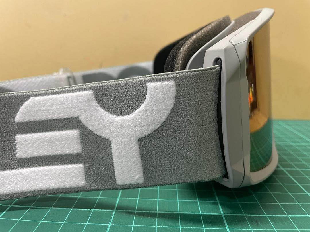 j*n様 ＊OAKLEY LINE MINER L MatteGrey/Rose - メルカリ