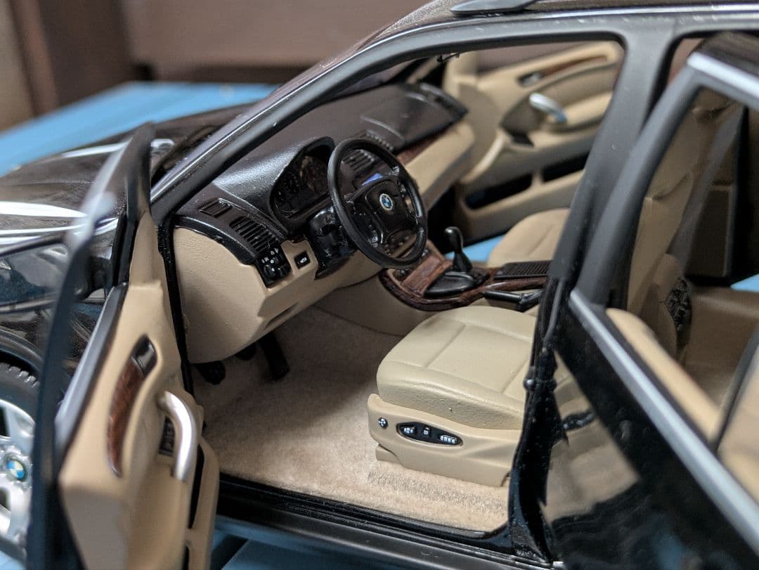 京商  X5 4.4i ミニカー　1:18