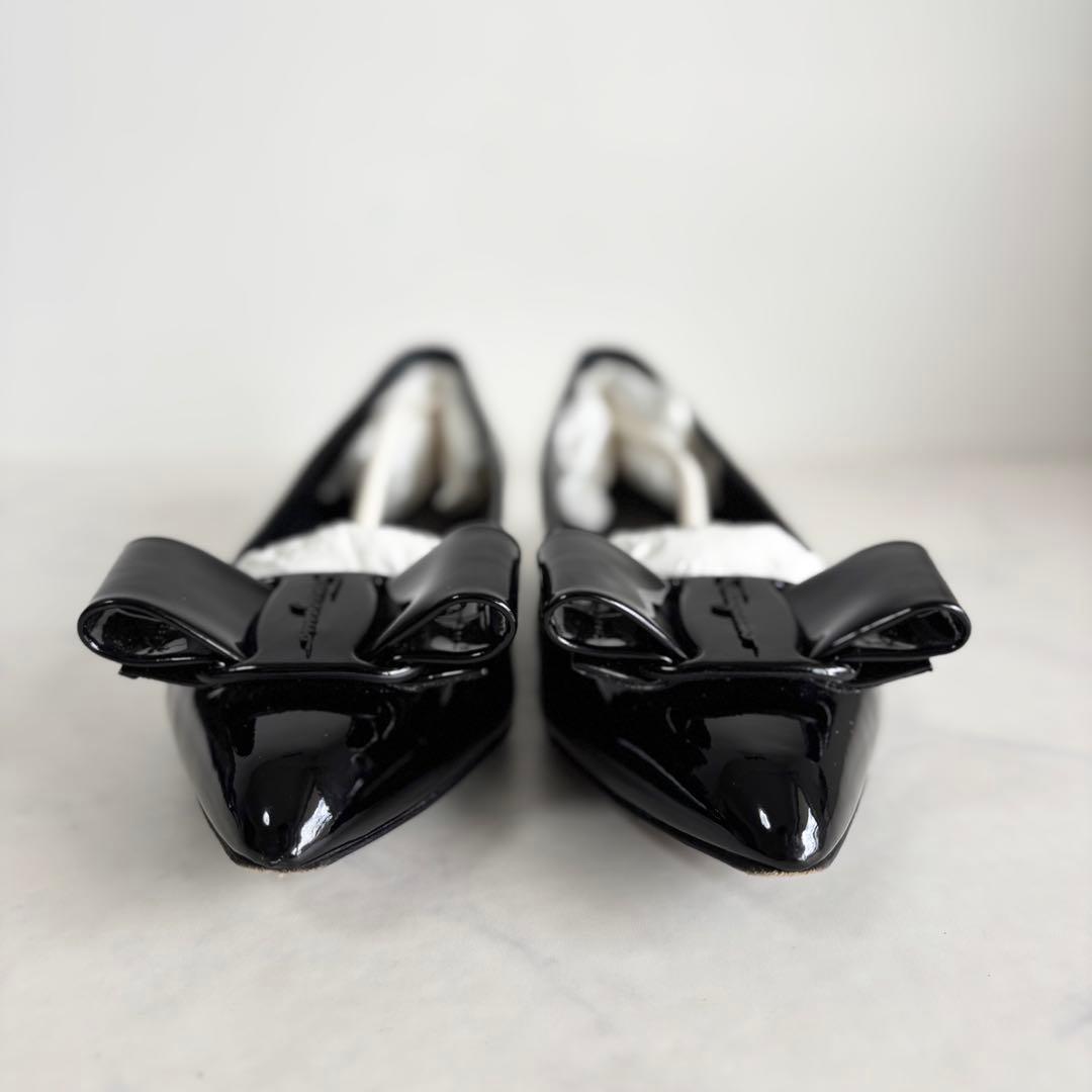 美品 フェラガモ 5.5D VIVA フラットパンプス ヴァラ エナメル 黒