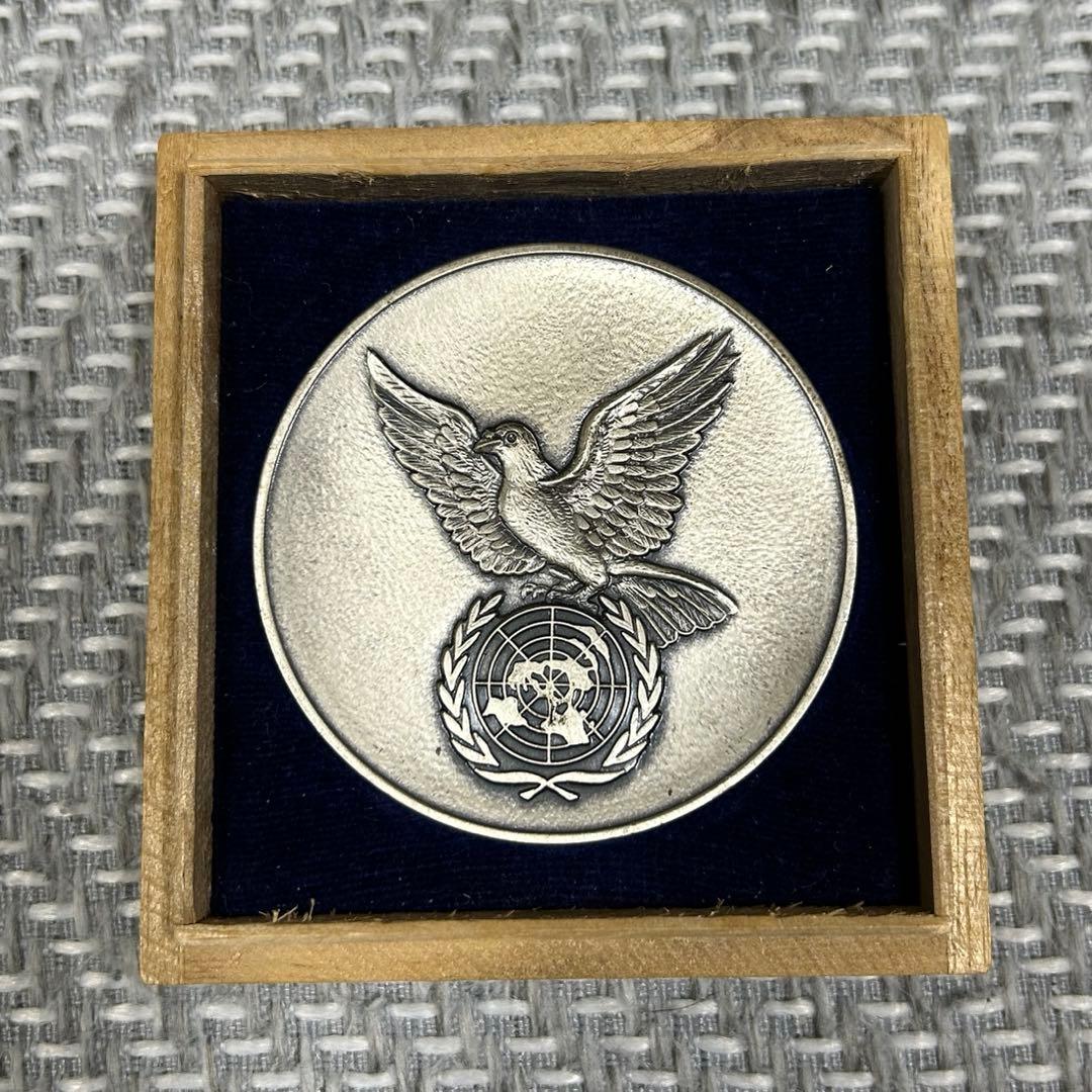 1968年 国際人権年 記念銀メダル　非売品 8191-4.gif