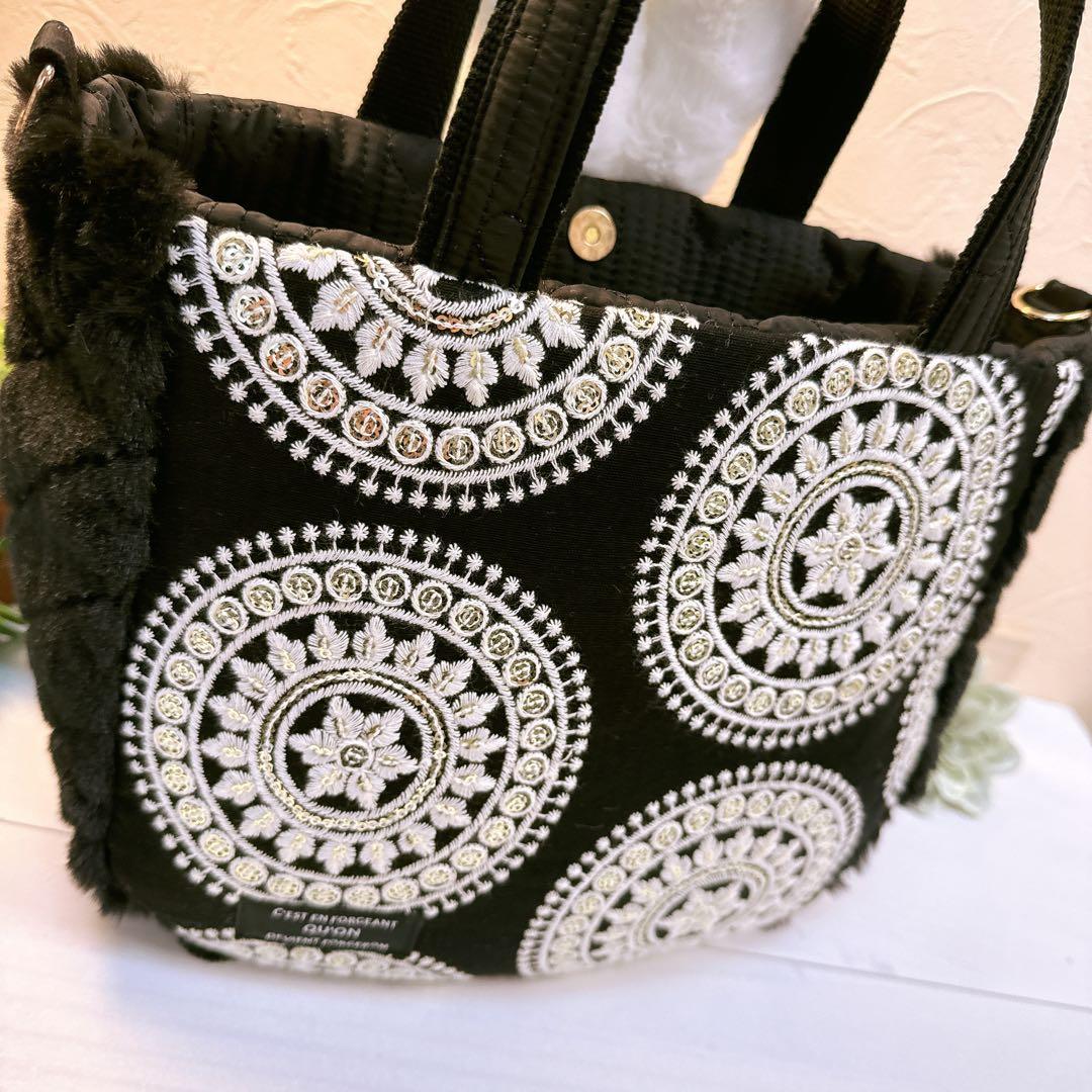 こ*ろ様 コヤンイサムチョン♡新作インド刺繍×パールファーbigルミ