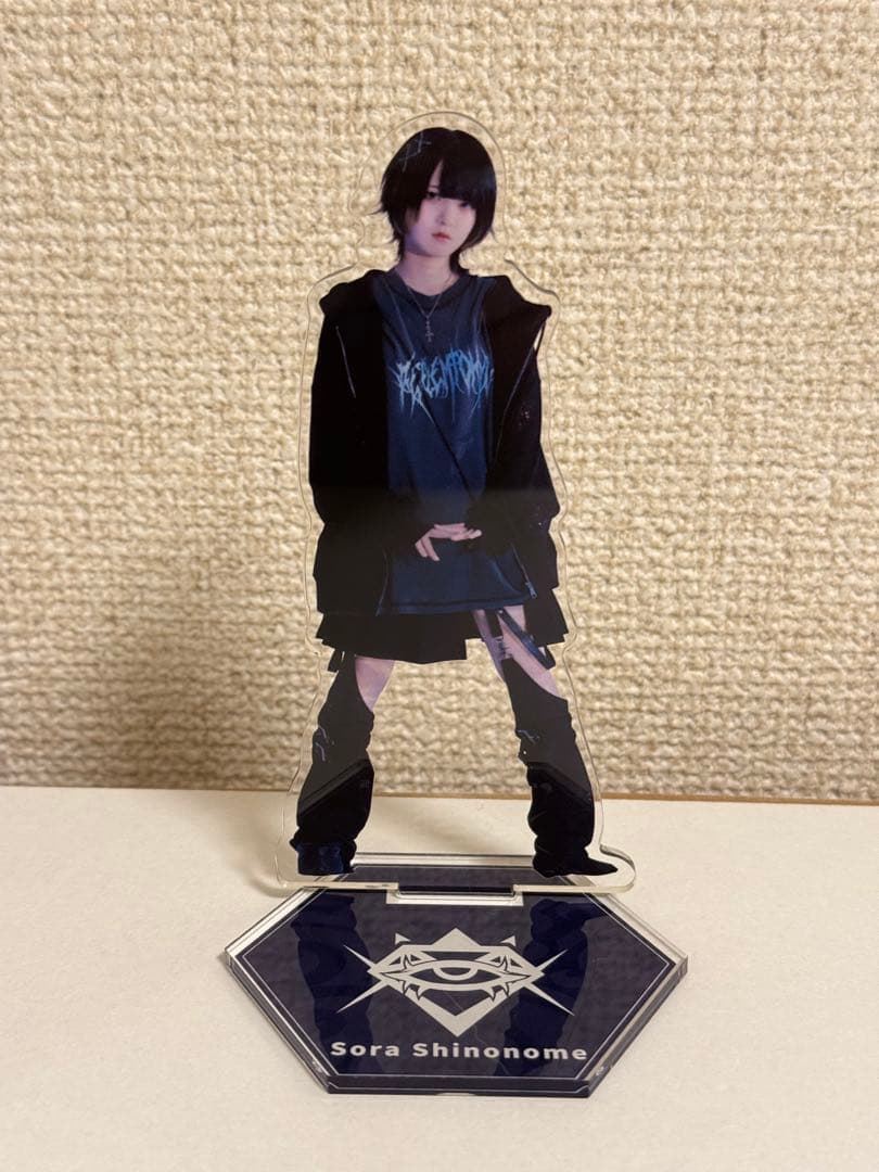 AVAM 東雲青空 アクリルスタンド 台座あり 使用感あり - メルカリ