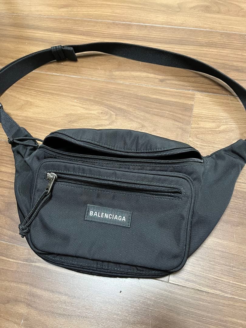 BALENCIAGA ボディバッグ ブラック BALENCIAGA（バレンシアガ） バッグ ボディバッグ ウィール ベルト