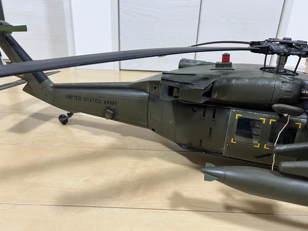 超希少】エリートフォース 1/18 ブラックホーク UH‑60 ヘリコプター