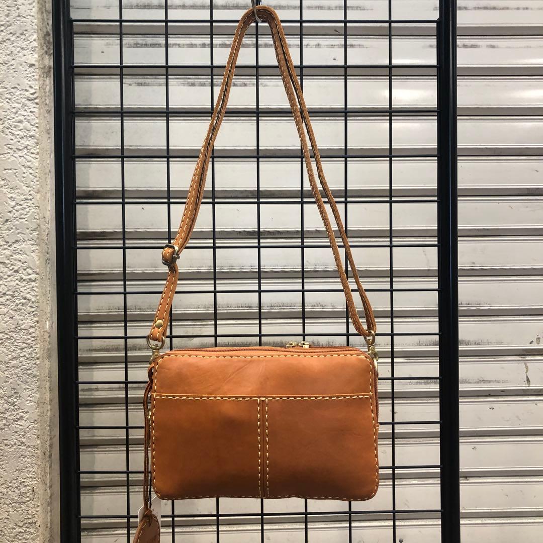 ズッケロフィラート『新品未使用！』【牛革】《本革》『男女兼用』お財布ショルダー