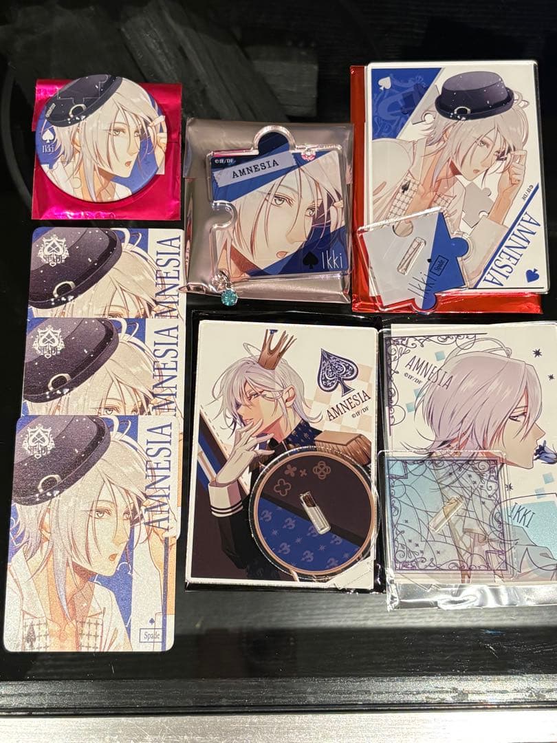 AMNESIA イッキ アクリルスタンド パルカ 缶バッジ - メルカリ