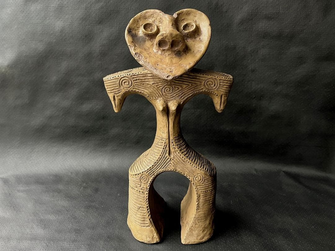 ハート形土偶原寸大複製品 - メルカリ