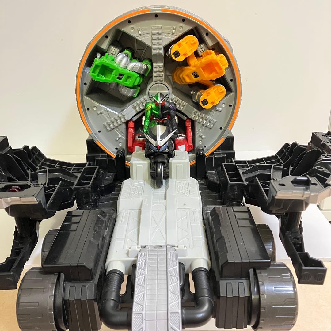 仮面ライダーW 回転換装ベース DXリボルギャリー - メルカリ