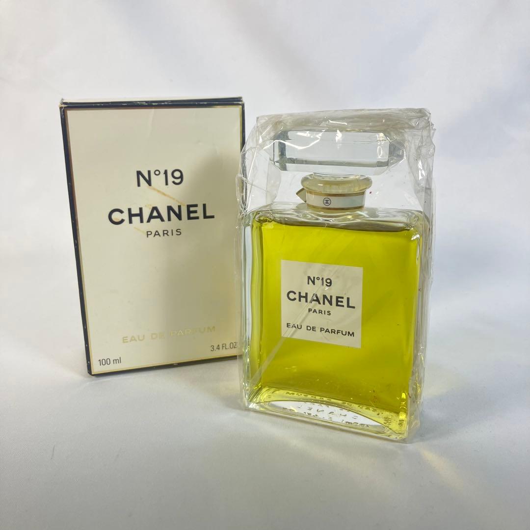 未使用　シャネル No19 オードゥ パルファム 100ml CHANEL（CHANEL） シャネル N°19 オードゥ パルファム
