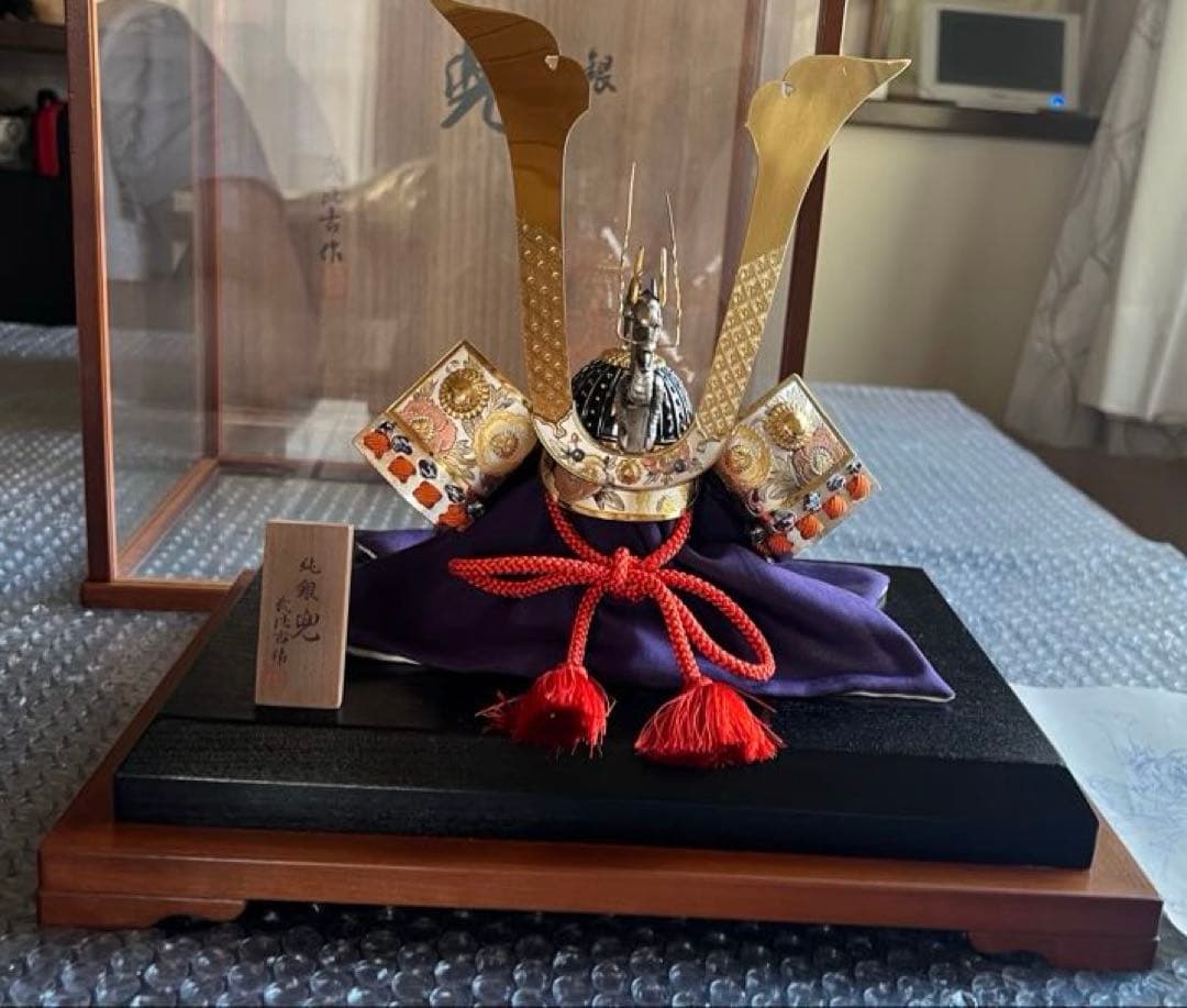 純銀 兜 (剣付) 銀細工 関工芸 武比古 ケース飾り - メルカリ