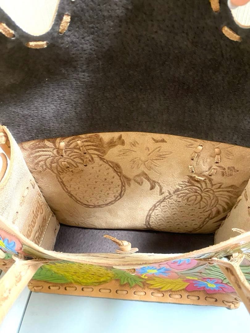 グレースコンチネンタル カービングトライブス マエストラSトロピカル