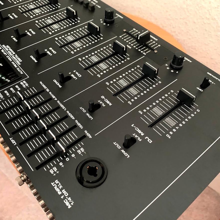 Numark DM1675 高性能4ch サンプラー搭載 DJミキサー - メルカリ