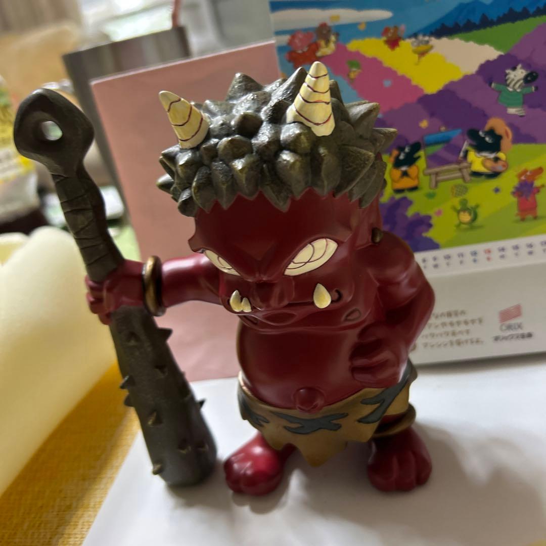 赤い鬼のフィギュア 棍棒付き 7／10迄とします