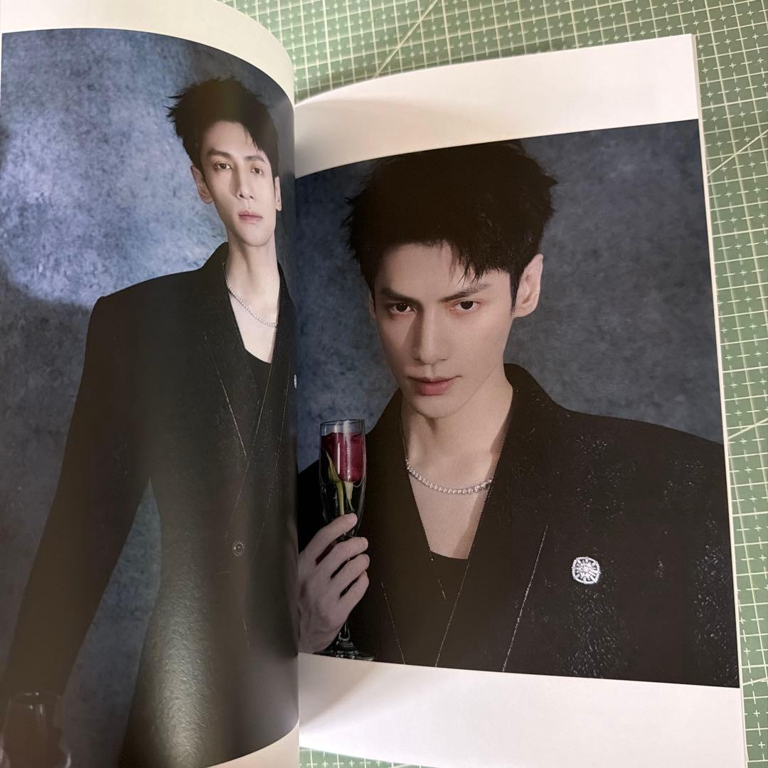 長月燼明 羅雲熙 レオ・ロー 写真集 64ページ - メルカリ