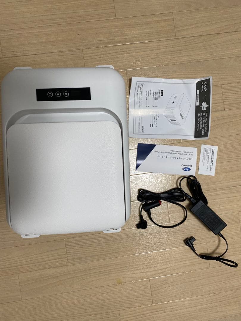 SUBARU × LOGOS ポータブル冷蔵庫・冷凍庫 9L（2025年製） 希少✨新品 SUBARU × LOGOS ポータブル冷蔵庫・冷凍庫 9L 白 - メルカリ