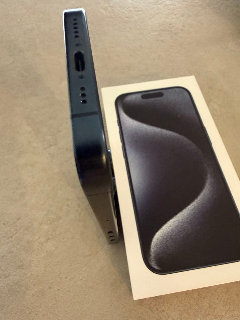 《美品》 iPhone15 Pro 512GB 本体 SIMフリー