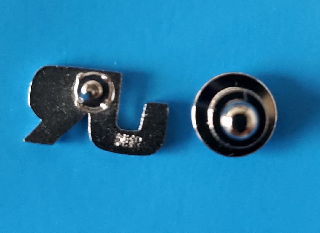 36JR東日本襟章純銀ピンタイプ現行品 - メルカリ