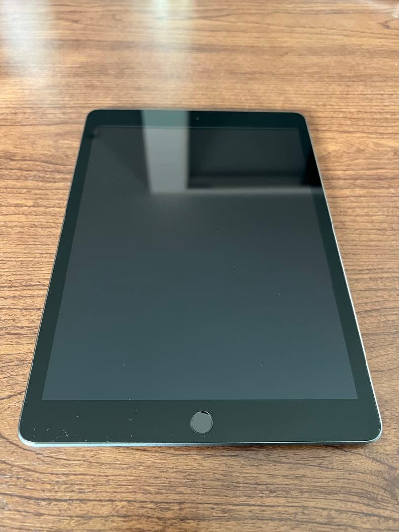 iPad第7世代 32GB Wi-Fiモデル スペースグレイ ※esrカバー付き Amazon.co.jp: 【整備済み品】 Apple iPad (第7世代) Wi-Fi 32GB