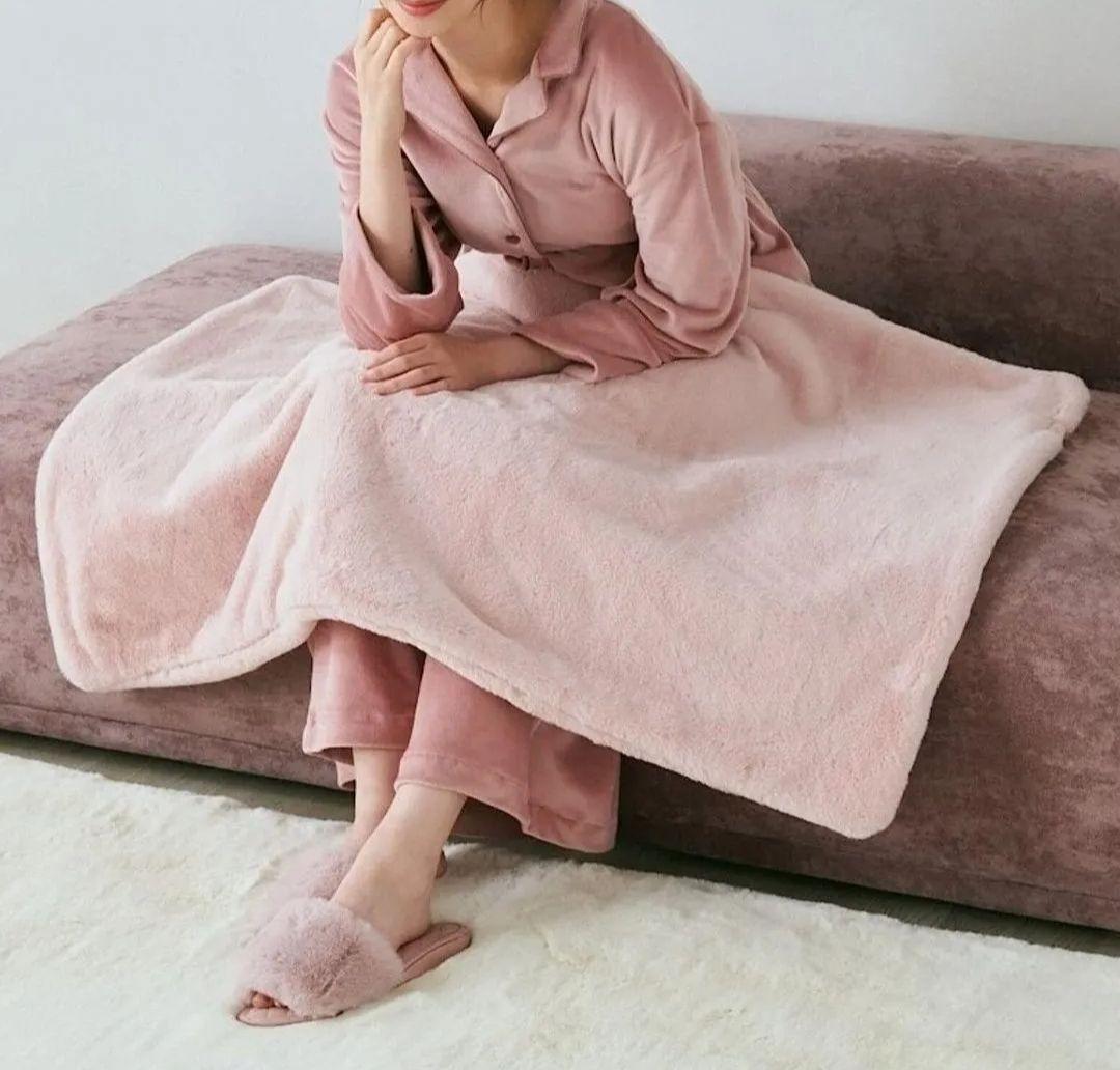 【新品未開封】Francfranc フランフラン ヒーター付きブランケットピンク ヒーター付きブランケットのあたたかさに包まれ、冬のおうち時間を快適