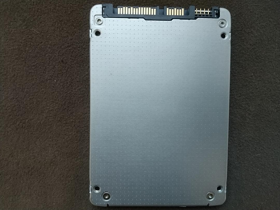 SSD 2TB(1920GB) 2.5 SATA 東芝 使用:17時間 25回