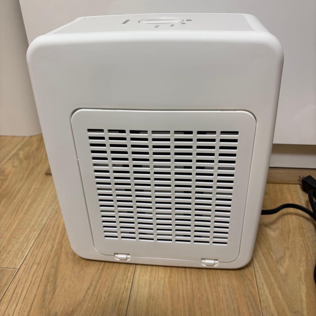ほぼ新品】2025年製セラミックファンヒーター アイリスオーヤマ - メルカリ