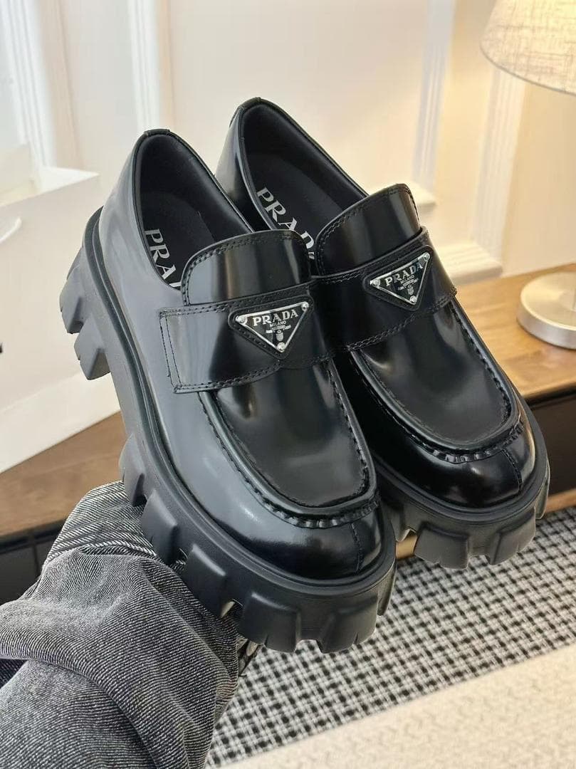 PRADA ブラック ローファー PRADA（プラダ） ローファー 靴 シューズ 2DG147055 ブラッシュド