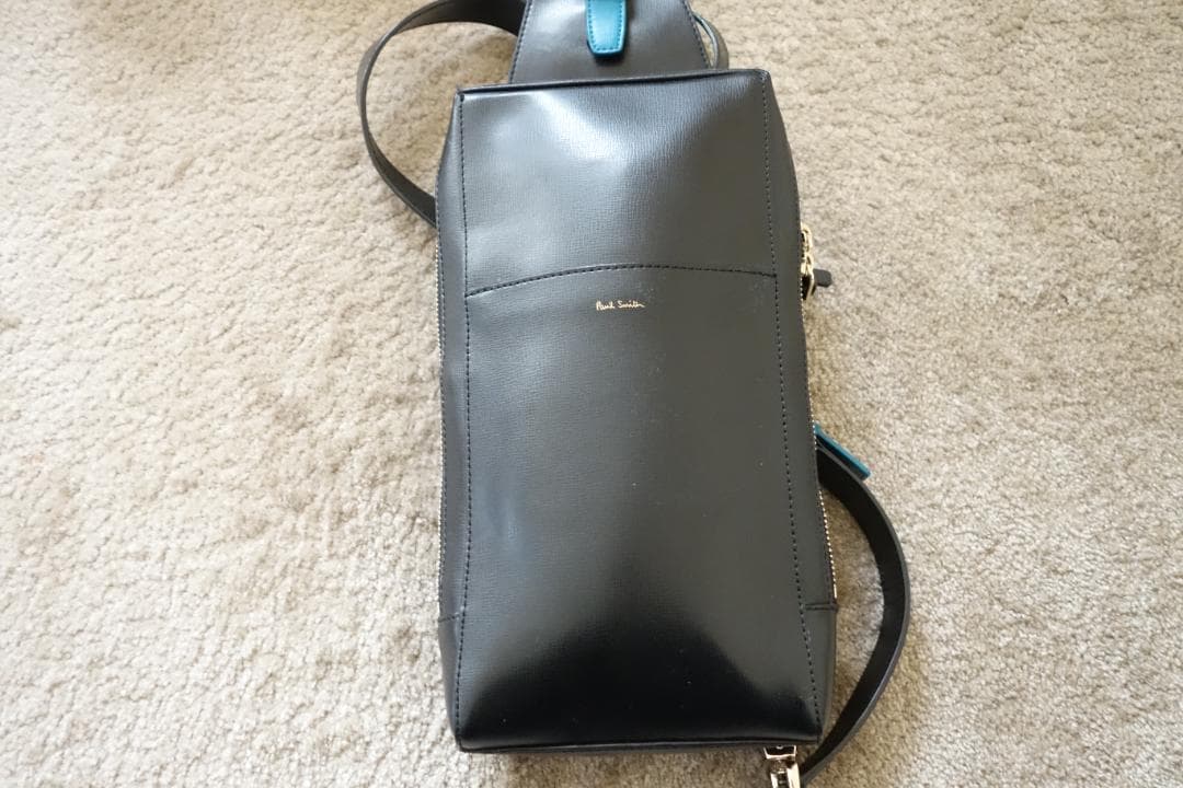 Paul Smith ブラック レザー スリングバッグ Paul Smith ポールスミス オールレザー ボディバッグ スリングバッグ