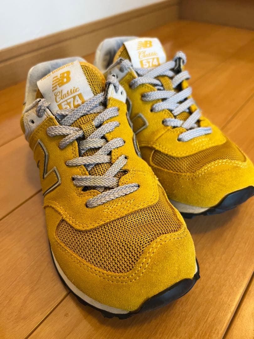 ニューバランス 574 スニーカー イエロー 24cm - メルカリ