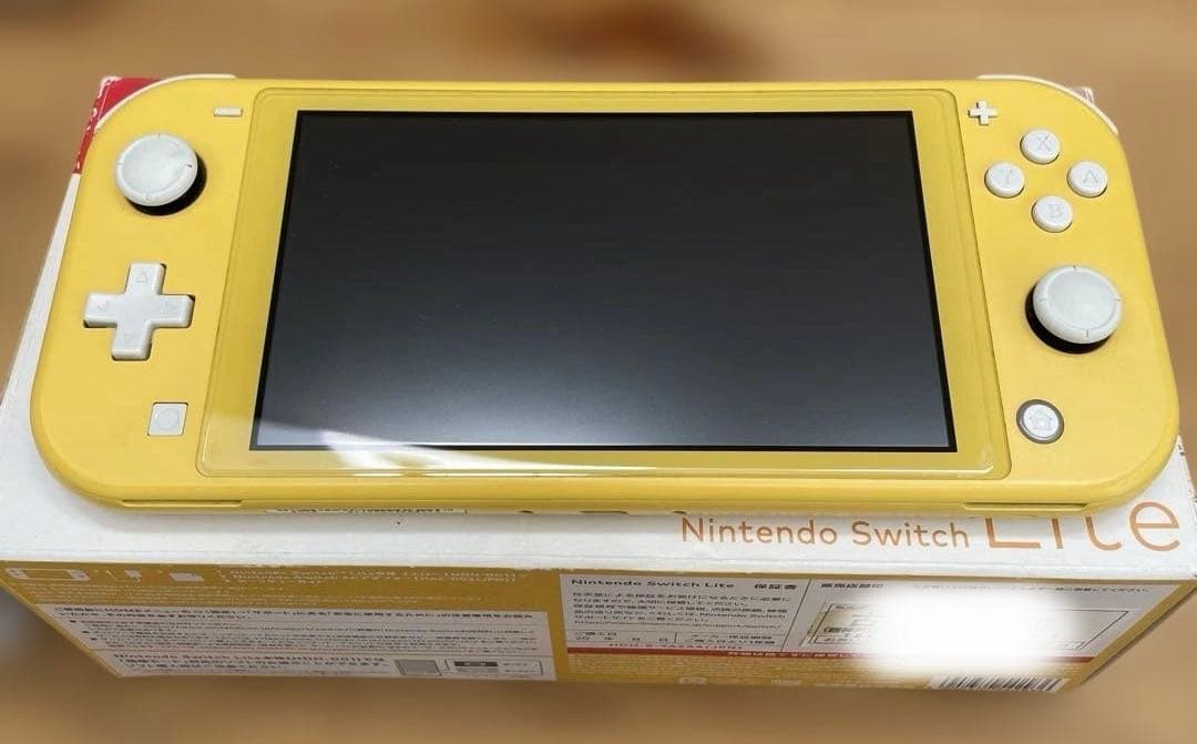 ま*か様 Nintendo Switch Lite イエロー Nintendo Switch Lite - Yellow - REFURBISHED - Hardware - Nintendo