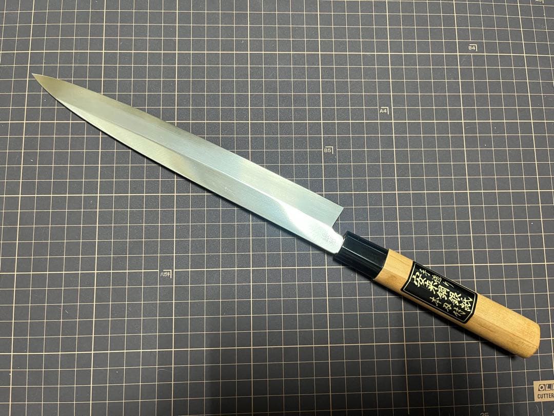 銀三 柳刃包丁 8寸銀三 勘所切付柳刃包丁 240㎜ 8寸 銀三 勘所切