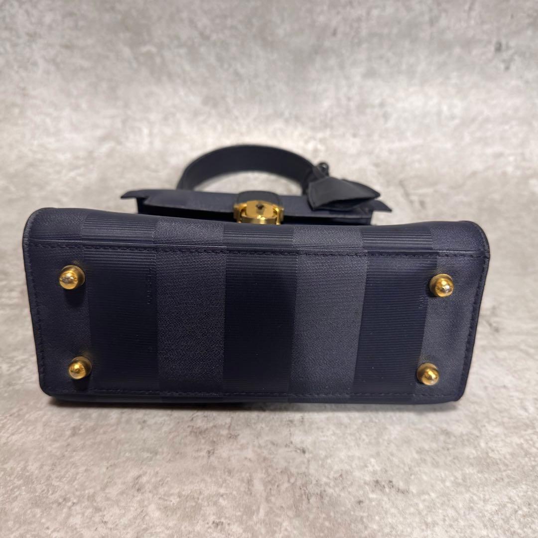 FENDI ペカン柄 ハンドバッグ ショルダーバッグ 2way ネイビー 鍵付き