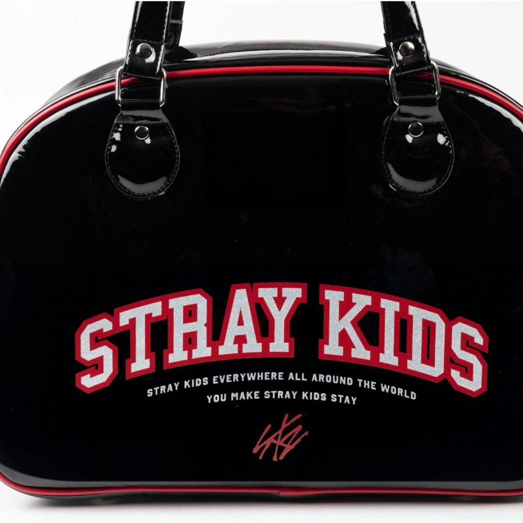 Straykids エナメル ボストンバッグ - メルカリ