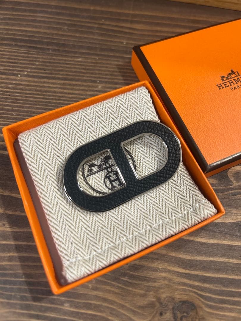 エルメス　ブローチ　《シェーヌダンクル》