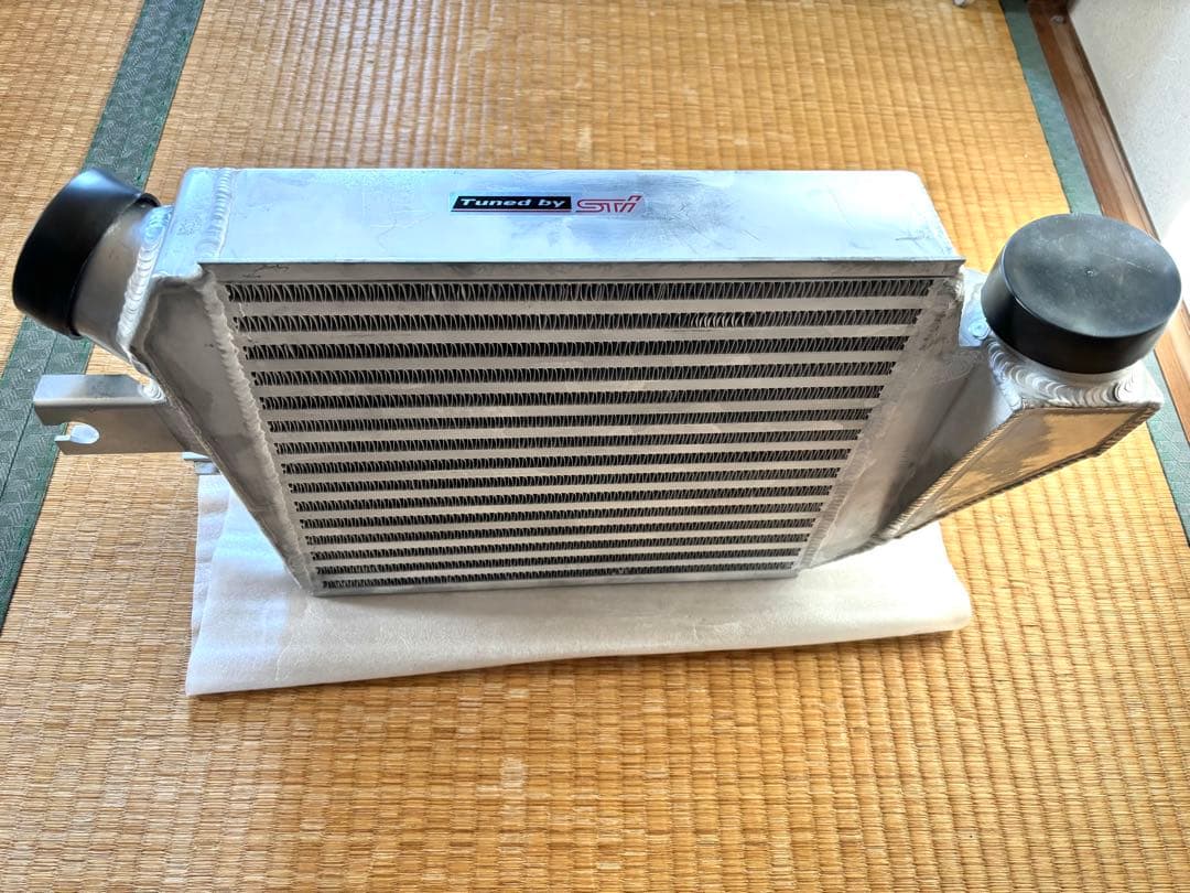 美品☆スバルレヴォーグVMGVM4大容量アルミインタークーラーボロン