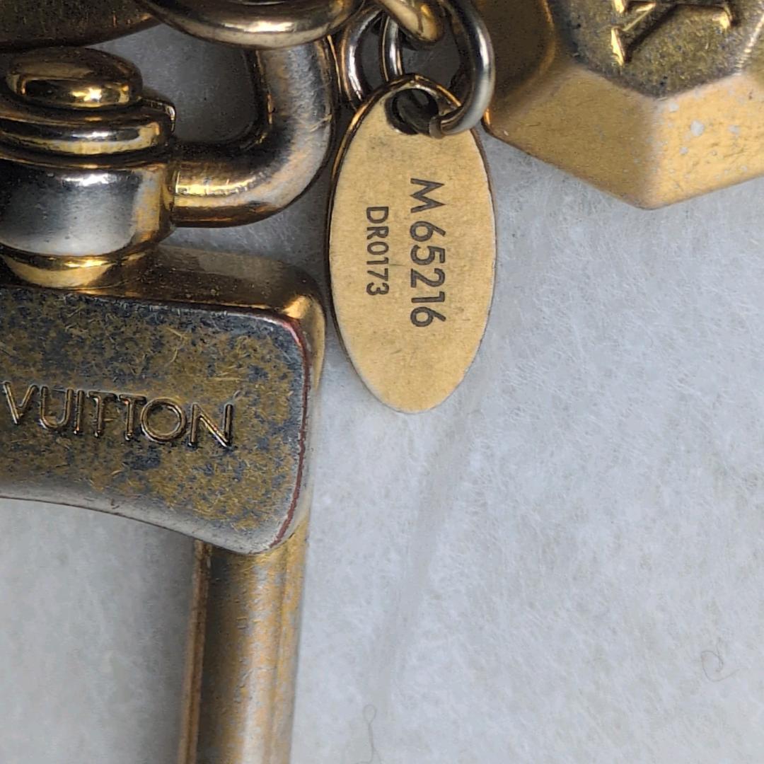 や*い様 Louis Vuitton ルイヴィトン ゴールド キーホルダー M6 - メルカリ