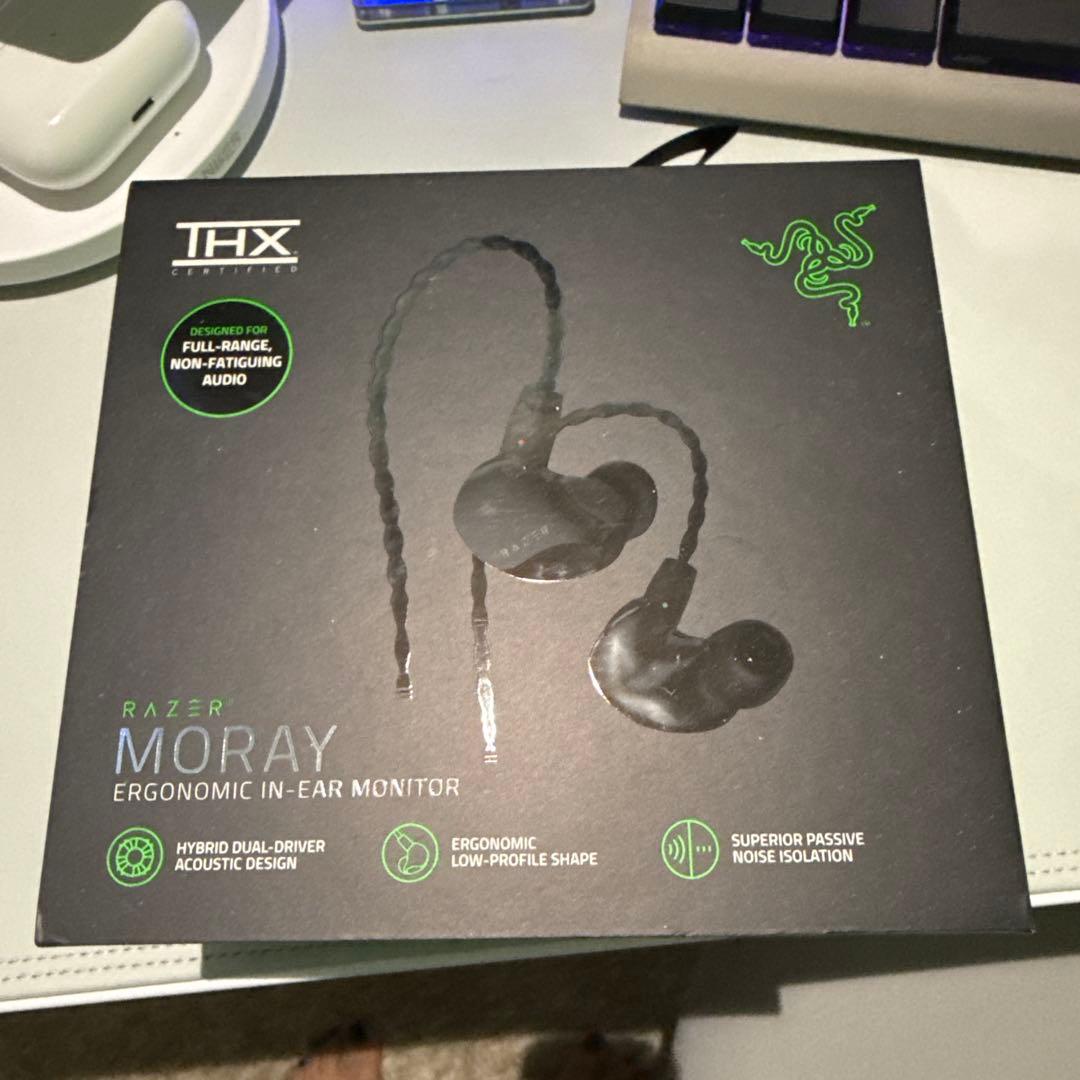 【美品】Razer Moray インイヤーモニター ライブストリーミング & ゲーミング用エルゴノミックインイヤー