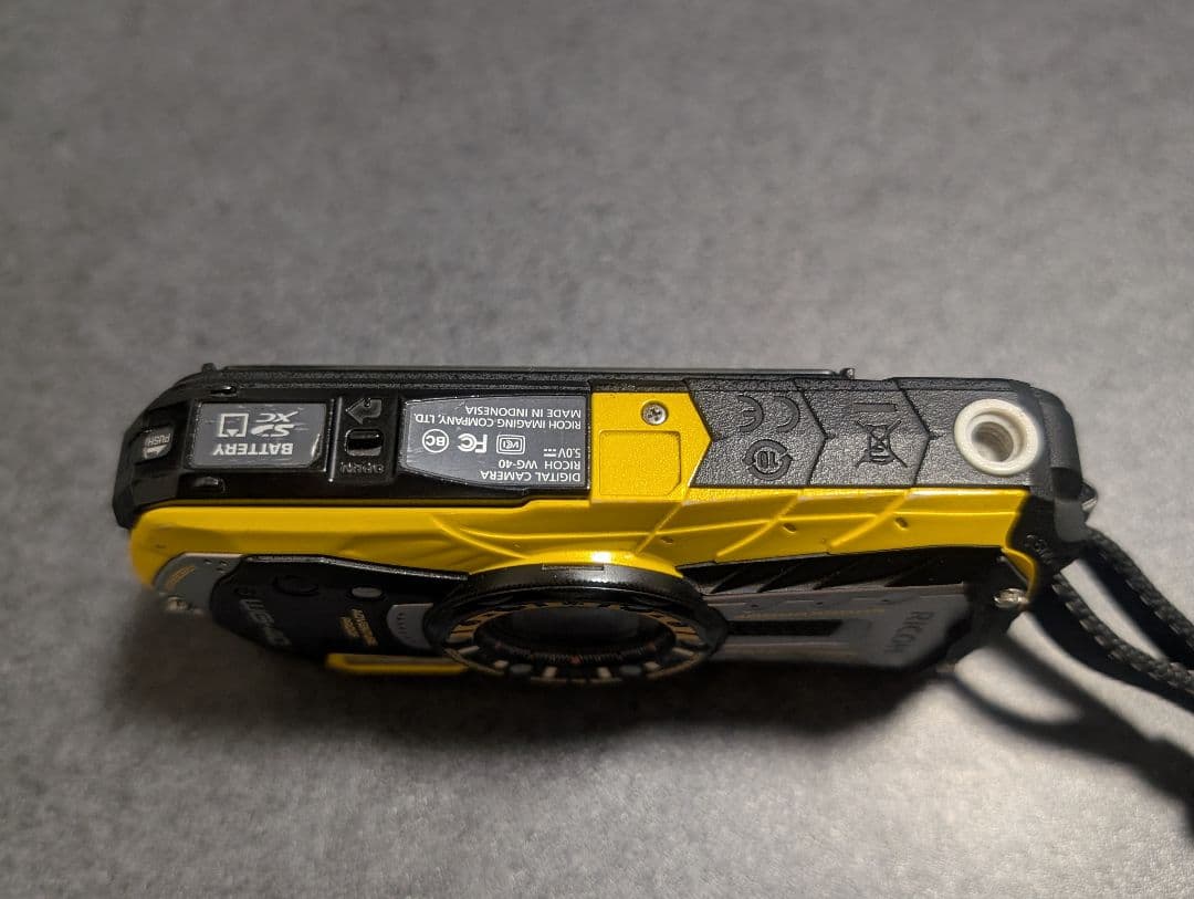 動作確認済】RICOH WG-40防水デジタルカメラ 充電器+予備バッテリ付