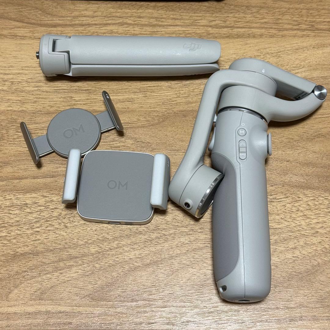 DJI OMシリーズ スマートフォンスタビライザー DJI、磁気式の脱着機構を採用したスマホ用スタビライザー「OM 4