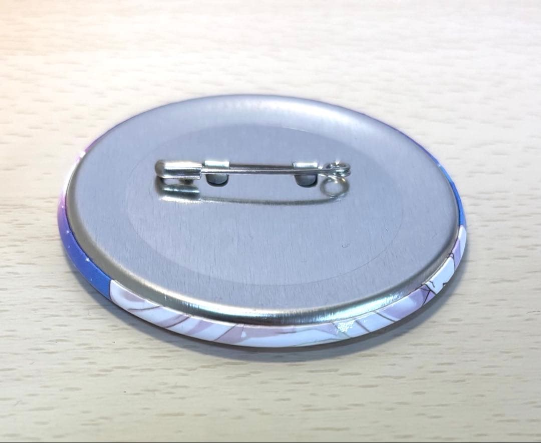 いれいす 初兎 あくろす 缶バッジ - メルカリ